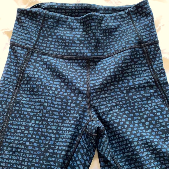 Lululemon Crop Legging! - Picture 5 of 6